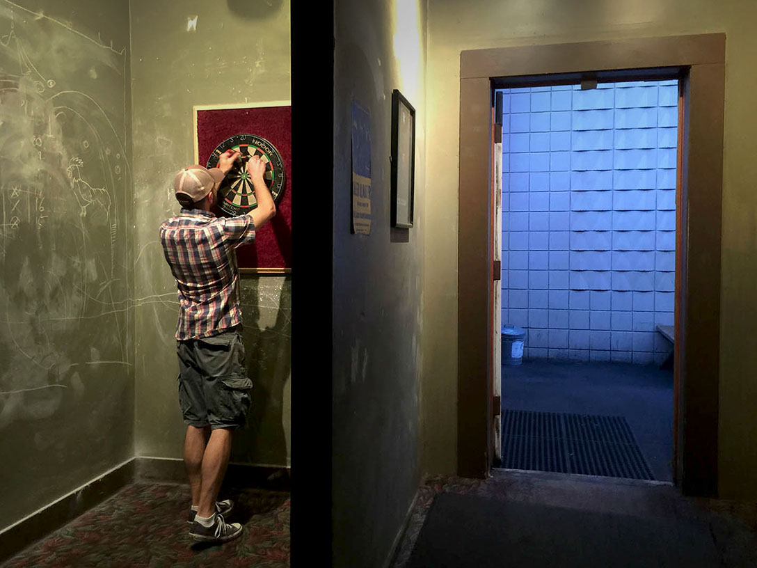 geoffrey-hiller-the-moon-and-six-pence-pub-sm